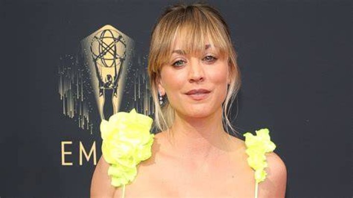 kaley cuoco bikini throwback vf