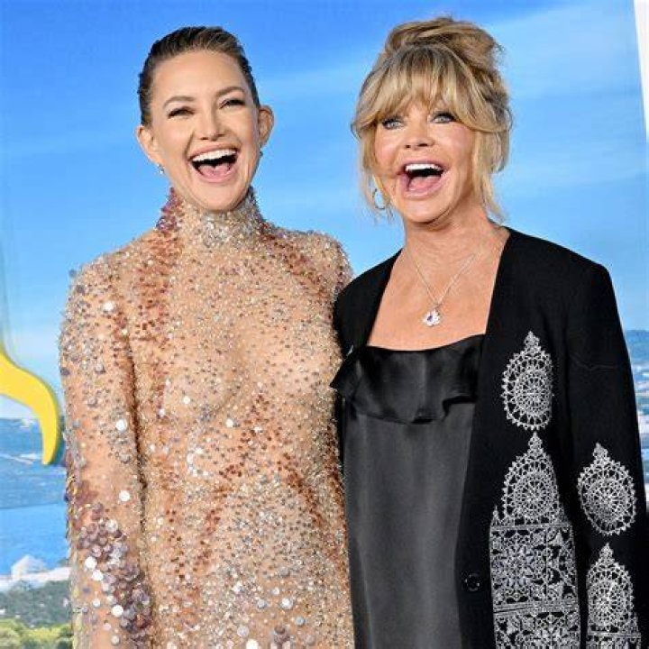 Kate Hudson and Goldie Hawn attend the Bloomberg & Vanity Fair cocktail reception following the 2012 White House Correspondents' Association Dinner at the residence of the French Ambassador on April 28, 2012 | Source: Getty Images