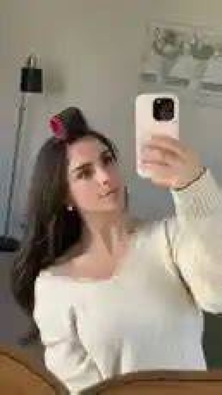 Sofia Crnilovic (sofia_c23) Snapchat Stories, Spotlight & Lenses